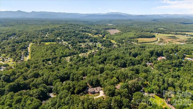 101 River Ridge Drive, Morganton, NC 28655