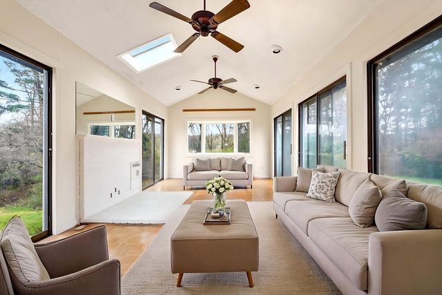 34 Morningside Ln, Lincoln, MA 01773