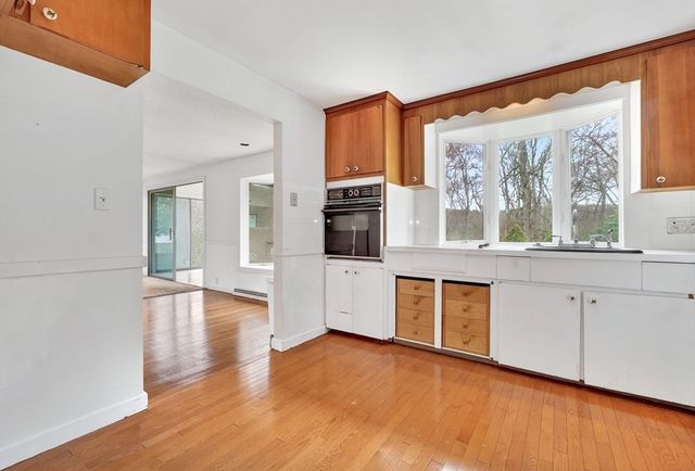 34 Morningside Ln, Lincoln, MA 01773