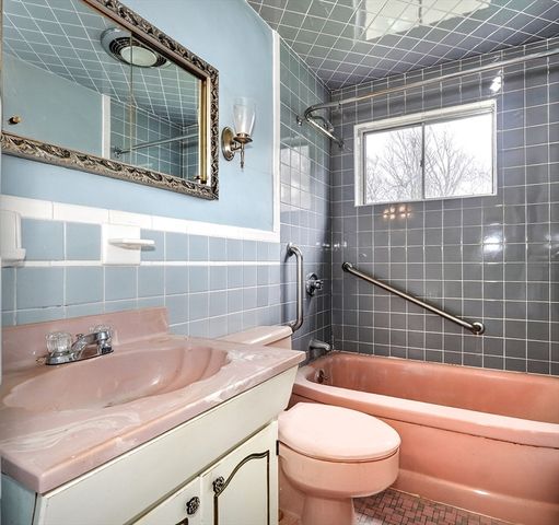 34 Morningside Ln, Lincoln, MA 01773