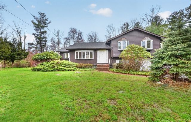 34 Morningside Ln, Lincoln, MA 01773