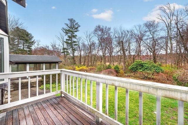34 Morningside Ln, Lincoln, MA 01773