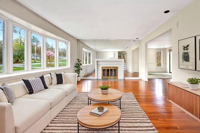 34 Morningside Ln, Lincoln, MA 01773