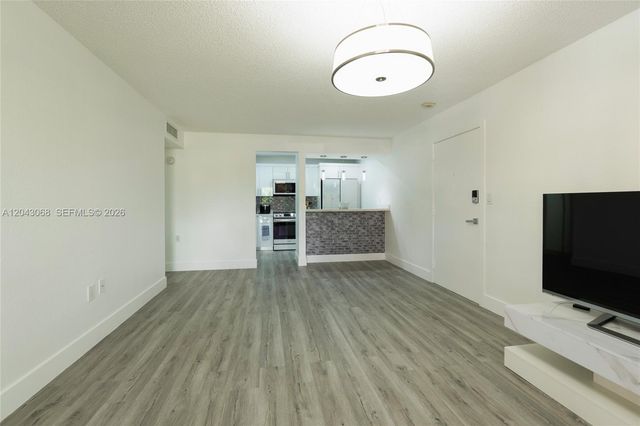 10501 SW 108th Avenue 209, Miami, FL 33176