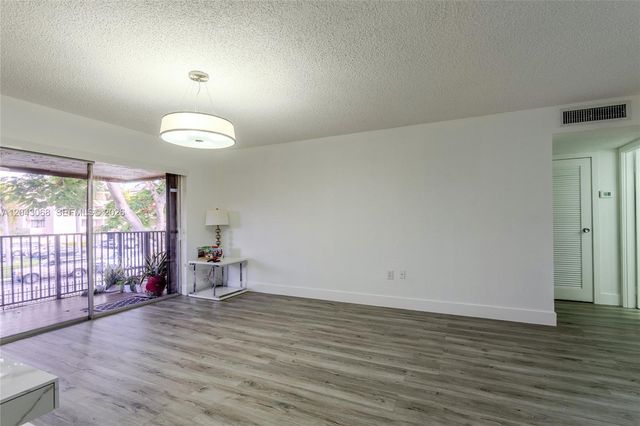 10501 SW 108th Avenue 209, Miami, FL 33176