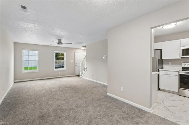 231 Gate House RD, Newport News, VA 23608