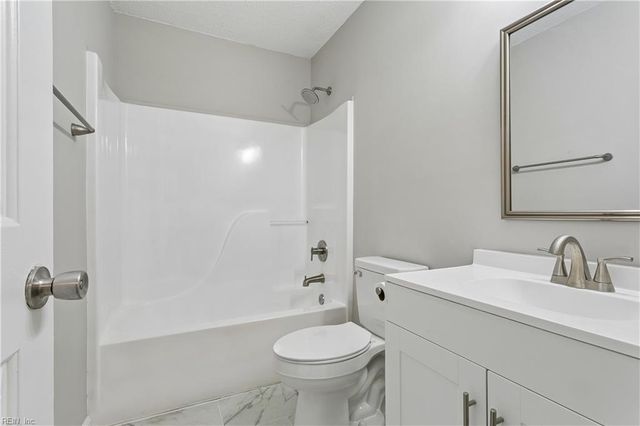 231 Gate House RD, Newport News, VA 23608