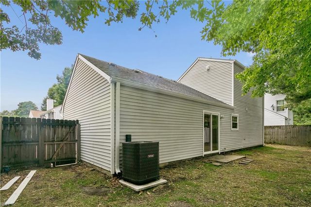 231 Gate House RD, Newport News, VA 23608