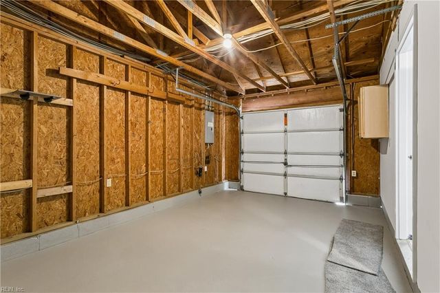 231 Gate House RD, Newport News, VA 23608