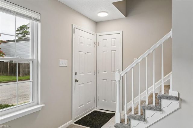 231 Gate House RD, Newport News, VA 23608