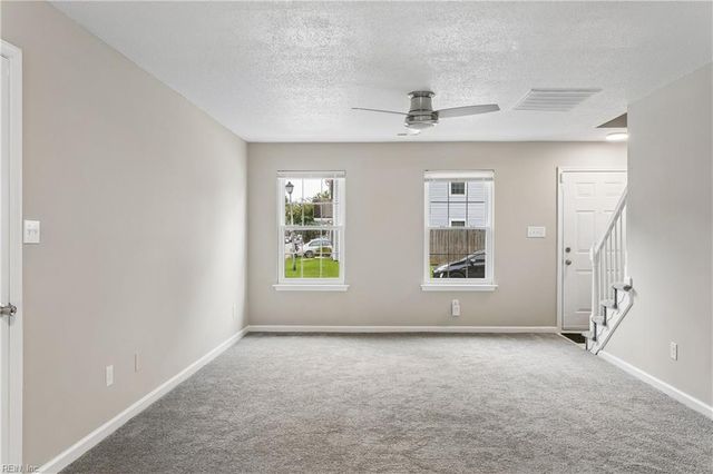 231 Gate House RD, Newport News, VA 23608