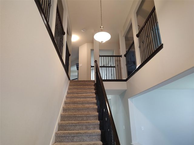 4002 Longwood Drive, Mont Belvieu, TX 77523