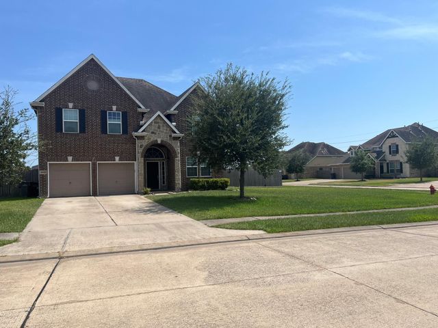 4002 Longwood Drive, Mont Belvieu, TX 77523