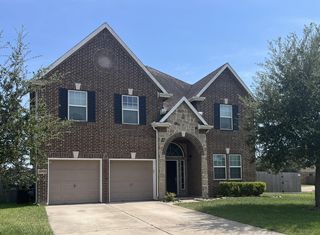 4002 Longwood Drive, Mont Belvieu, TX 77523