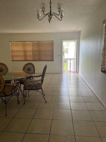 233 Norwich J 233, West Palm Beach, FL 33417