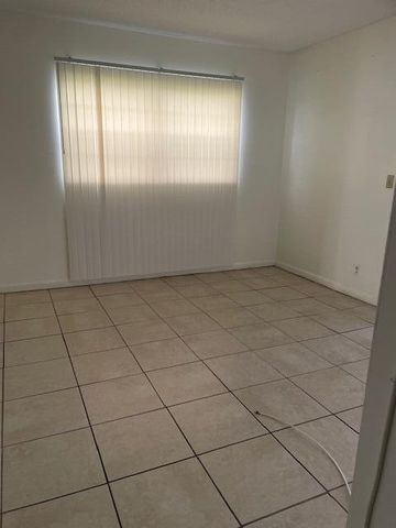 233 Norwich J 233, West Palm Beach, FL 33417