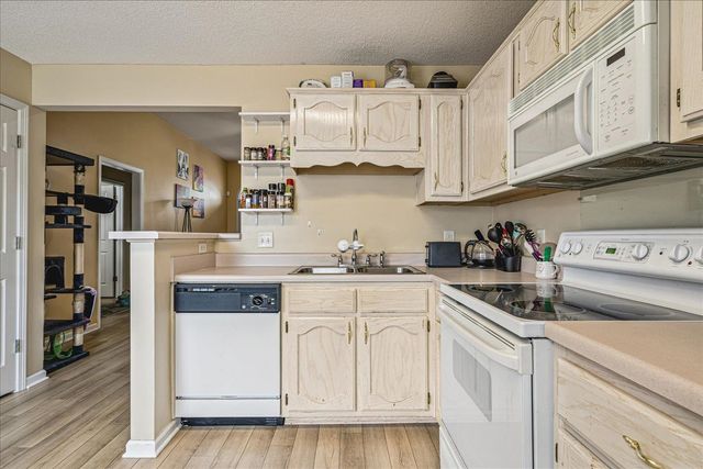 1148 BREEZY VALLEY DR, Cordova, TN 38018