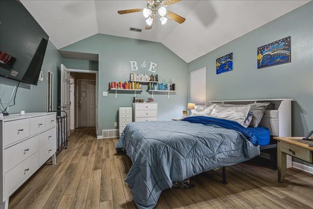 1148 BREEZY VALLEY DR, Cordova, TN 38018