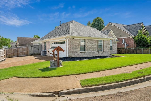 1148 BREEZY VALLEY DR, Cordova, TN 38018