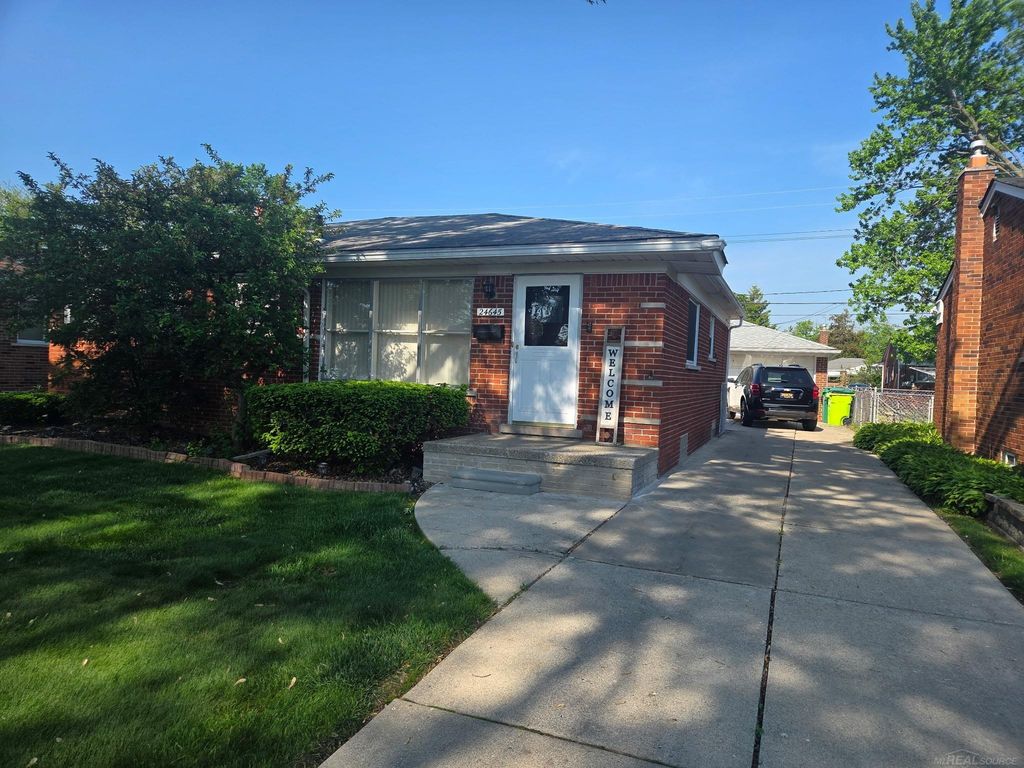 24645 Raven Avenue Avenue, Eastpointe, MI 48021