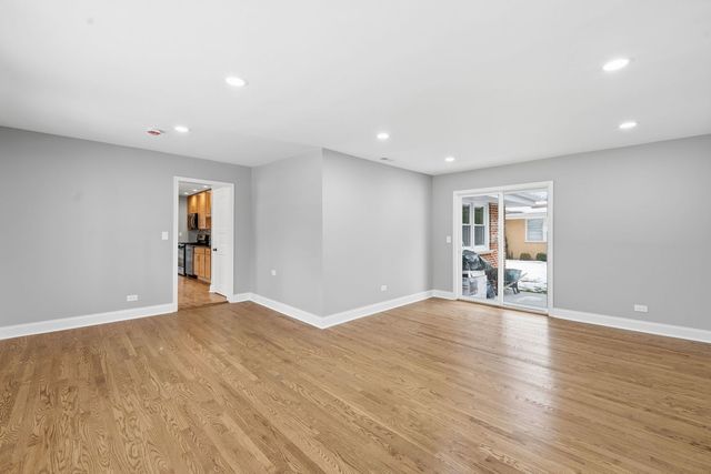 1220 N Hamlin Avenue, Park Ridge, IL 60068