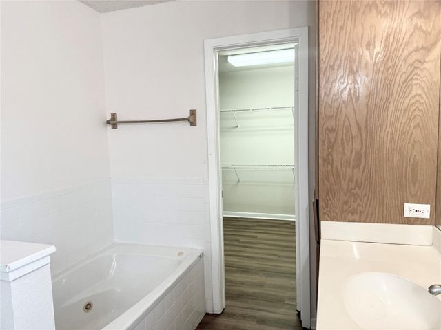 12717 Burson DR, Manchaca, TX 78652