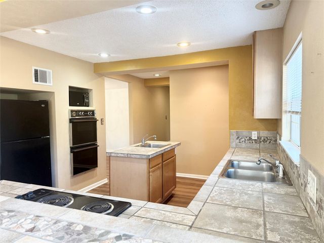 12717 Burson DR, Manchaca, TX 78652