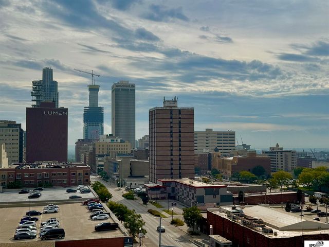 121 S 25th Street, Omaha, NE 68131