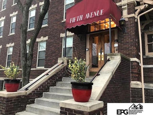 121 S 25th Street, Omaha, NE 68131