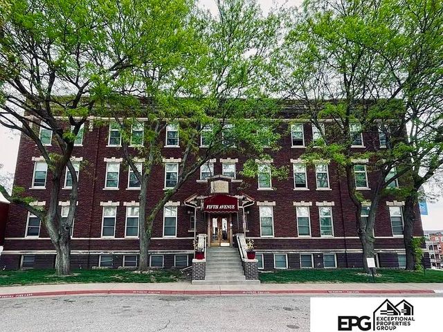 121 S 25th Street, Omaha, NE 68131