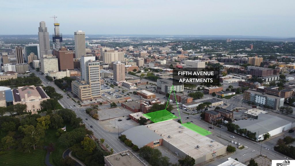 121 S 25th Street, Omaha, NE 68131