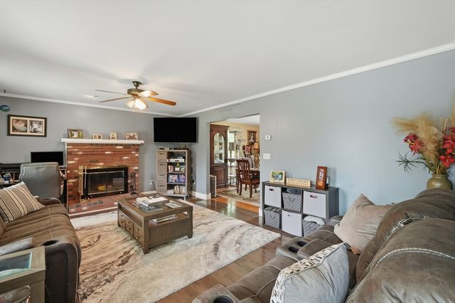 1527 Main Street, Acushnet, MA 02743