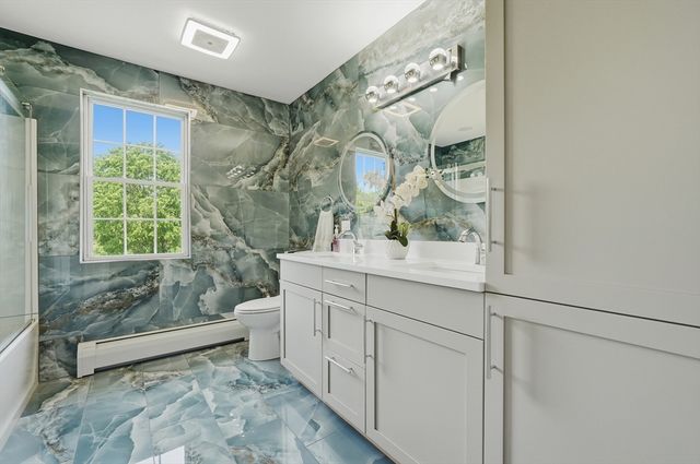 1527 Main Street, Acushnet, MA 02743