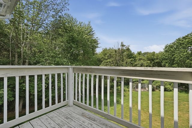 1527 Main Street, Acushnet, MA 02743
