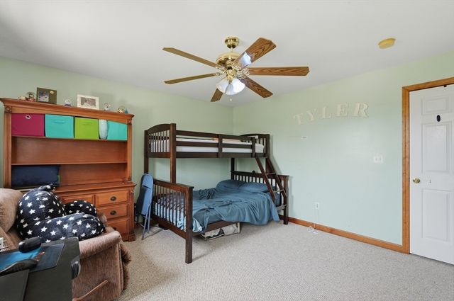 1527 Main Street, Acushnet, MA 02743
