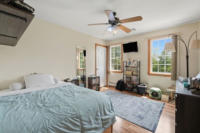 1527 Main Street, Acushnet, MA 02743
