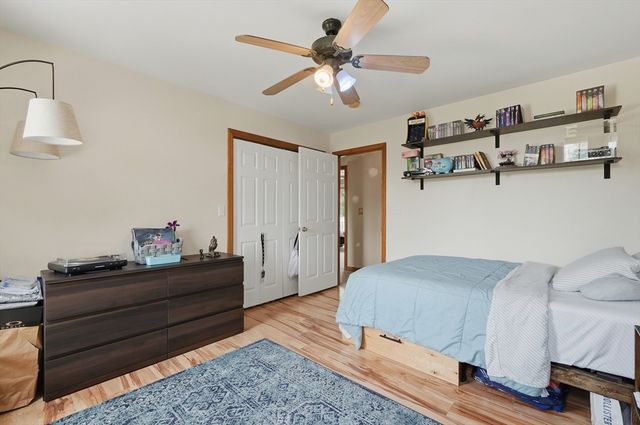 1527 Main Street, Acushnet, MA 02743