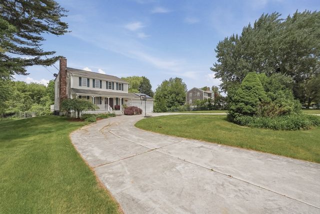 1527 Main Street, Acushnet, MA 02743