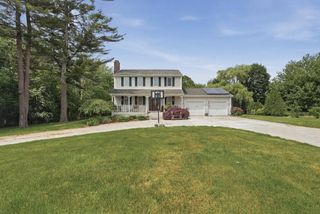 1527 Main Street, Acushnet, MA 02743