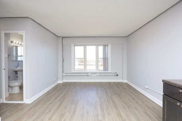 7333 N Ridge Boulevard 501, Chicago, IL 60645