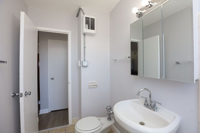 7333 N Ridge Boulevard 501, Chicago, IL 60645