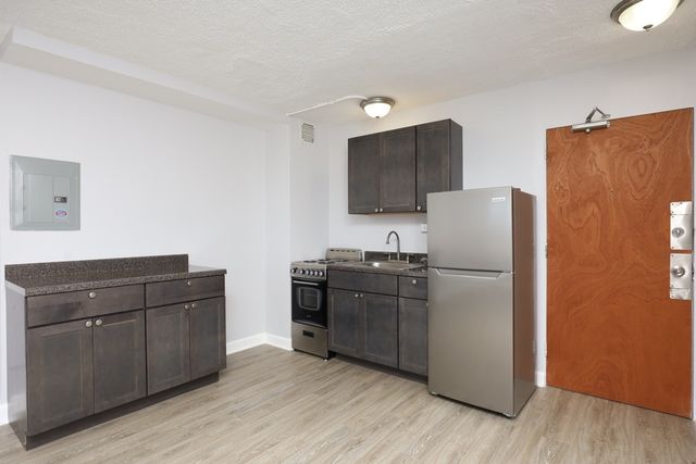 7333 N Ridge Boulevard 501, Chicago, IL 60645