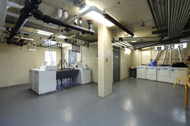 7333 N Ridge Boulevard 501, Chicago, IL 60645