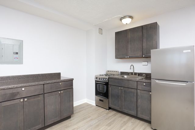 7333 N Ridge Boulevard 501, Chicago, IL 60645