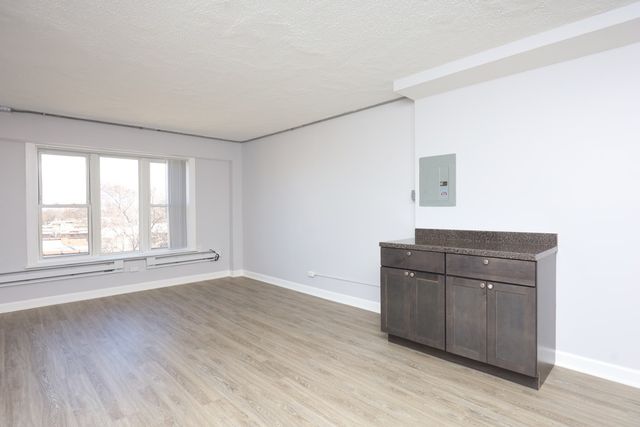 7333 N Ridge Boulevard 501, Chicago, IL 60645