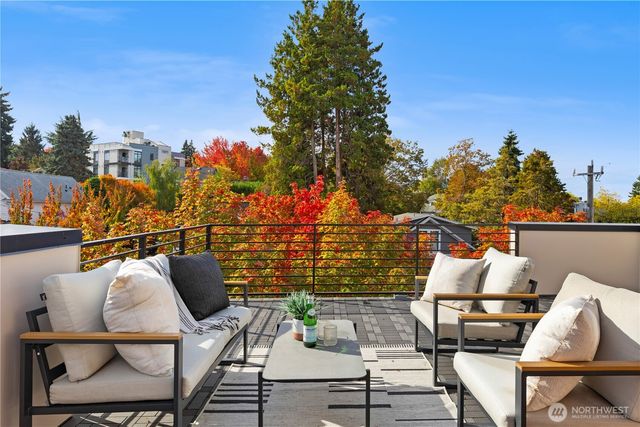 6540 B Latona Avenue NE, Seattle, WA 98115
