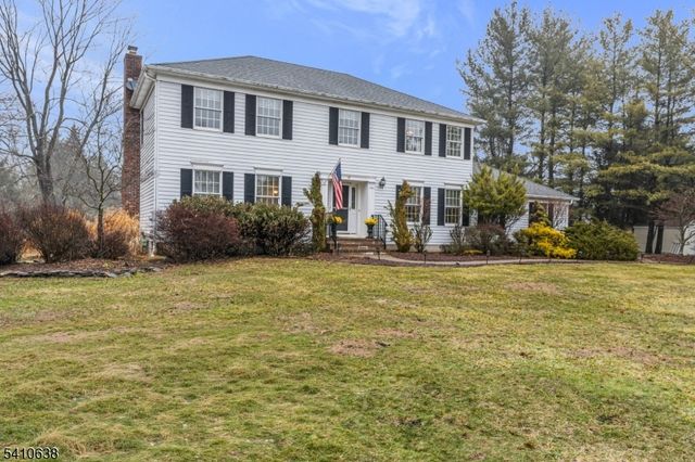 13 Grandview Cir, Raritan Twp., NJ 08822