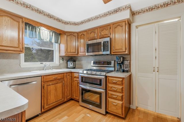 13 Grandview Cir, Raritan Twp., NJ 08822