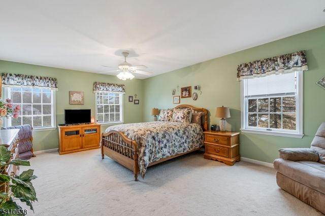 13 Grandview Cir, Raritan Twp., NJ 08822