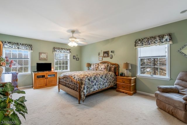 13 Grandview Cir, Raritan Twp., NJ 08822